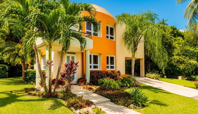 Surfing Privacy and Relaxation! Wi-Fi, full A/C! in Rincon