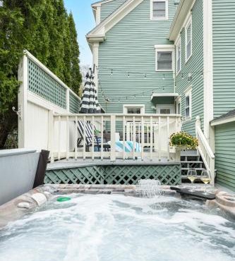 The Front Porch Vacation Rentals in Bristol