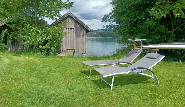 Vacation apartment directly on the beautiful Irrsee with its own bathing area in Tiefgraben