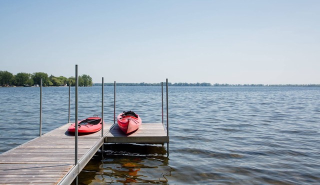 Wellers Landing - Prince Edward County Lakehouse in Carrying Place