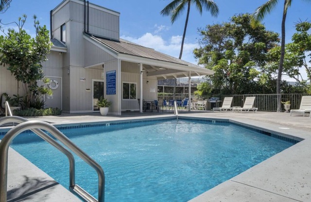 Kailua Bay Resort 