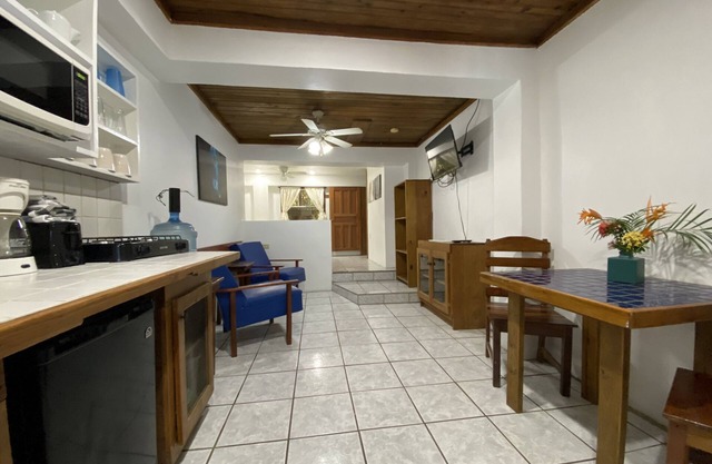 Mariposa Lodge West 