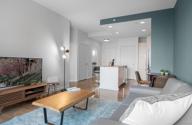 Spacious + Bright 1BR in Theater District w/ Gym by Blueground in Boston