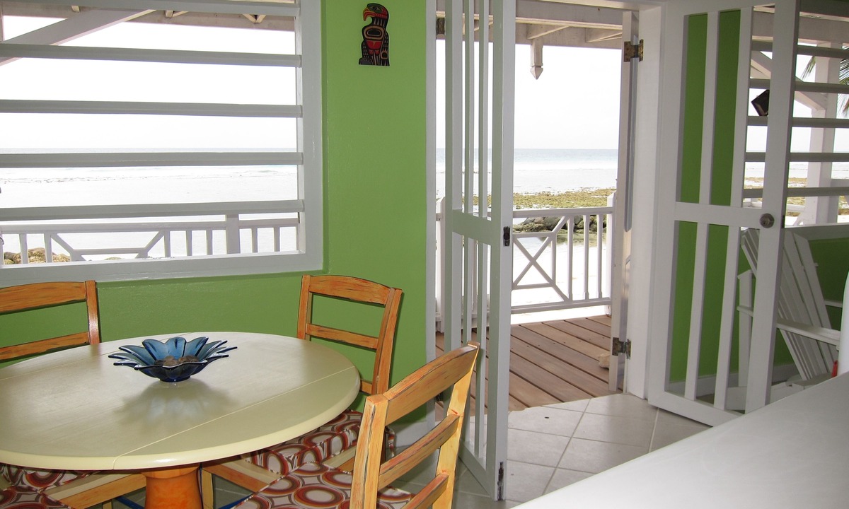 Saint Matthias Apartment | Lower Swanage - 1 bedroom on the Beach.