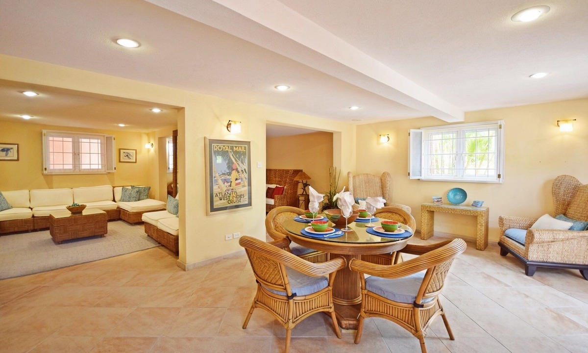 Hastings House | 3 Min Walk to Beach - Blessed Manor by Bluescape