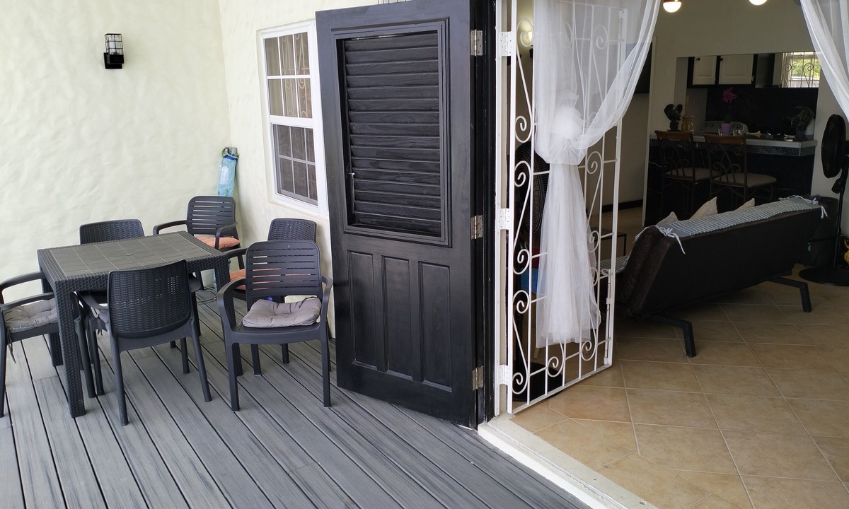Oistins Apartment | Beachfront 1-Bedroom Hideaway Steps Away From Oistins
