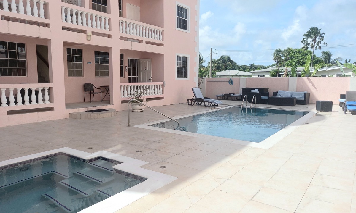 Maxwell Condo | Beachside Bliss: Modern Condo
