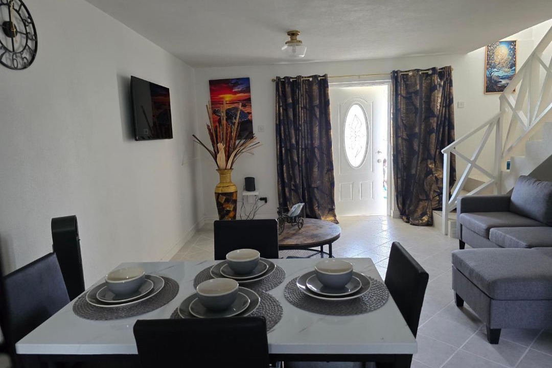 Below Rock Apartment | Cassywins Short Term Rentals