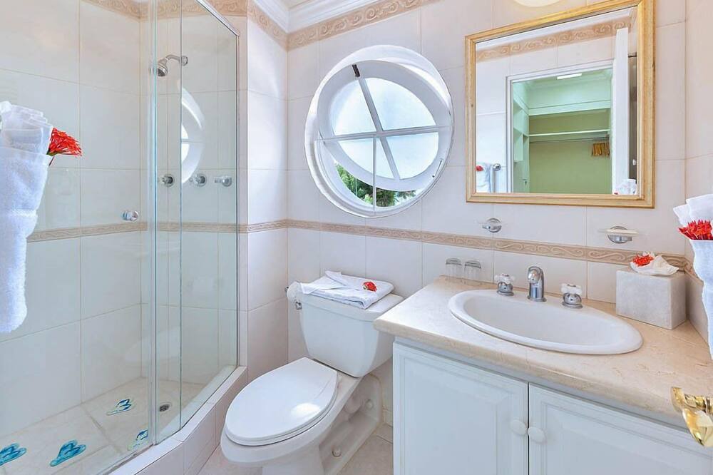 Photo of Bathroom in Lower Carlton
