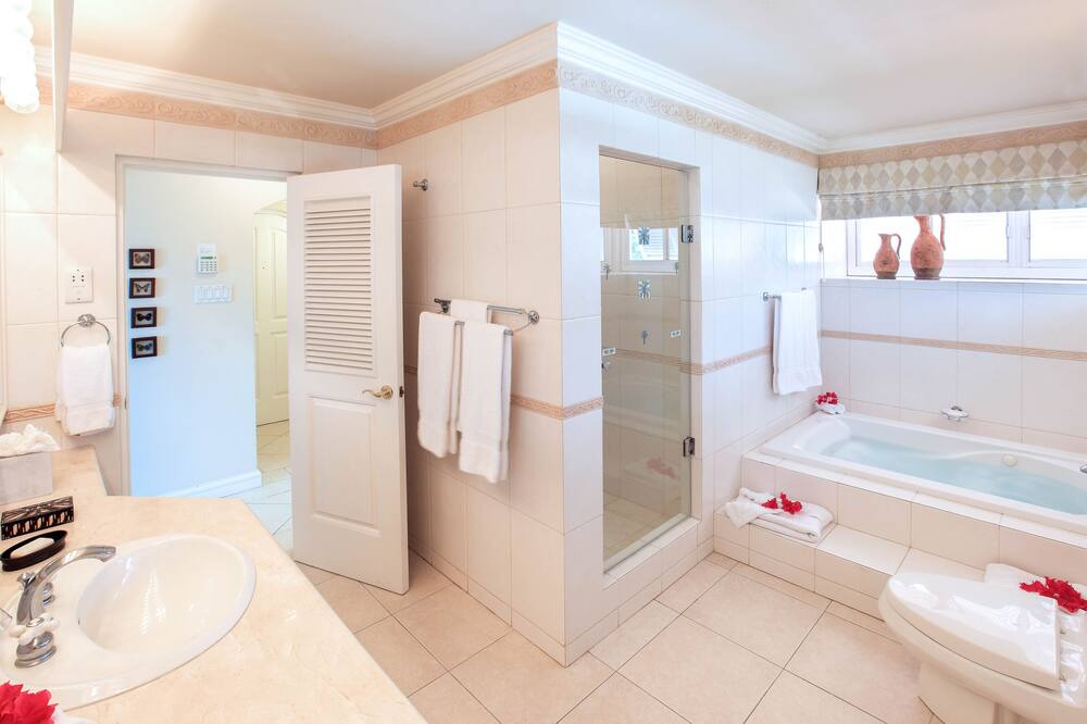 Photo of Bathroom in Lower Carlton