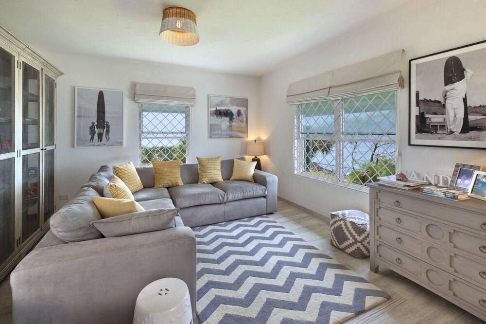 Photo of Livingroom in Atlantic Shores