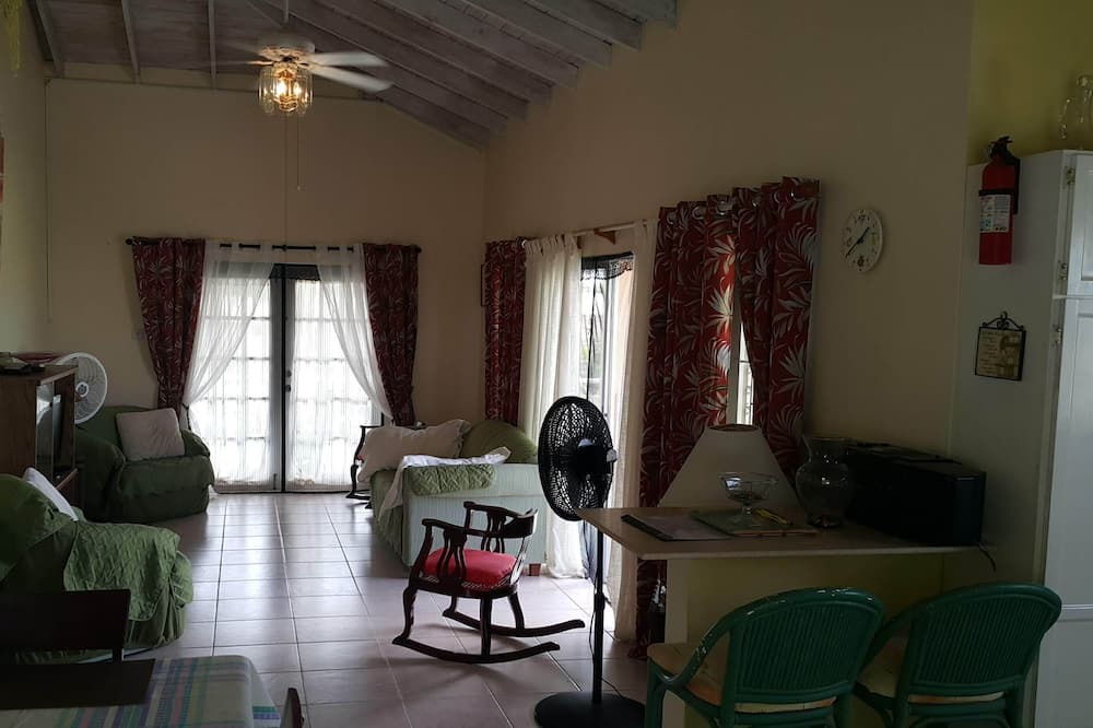Photo of Livingroom in Fitts Village