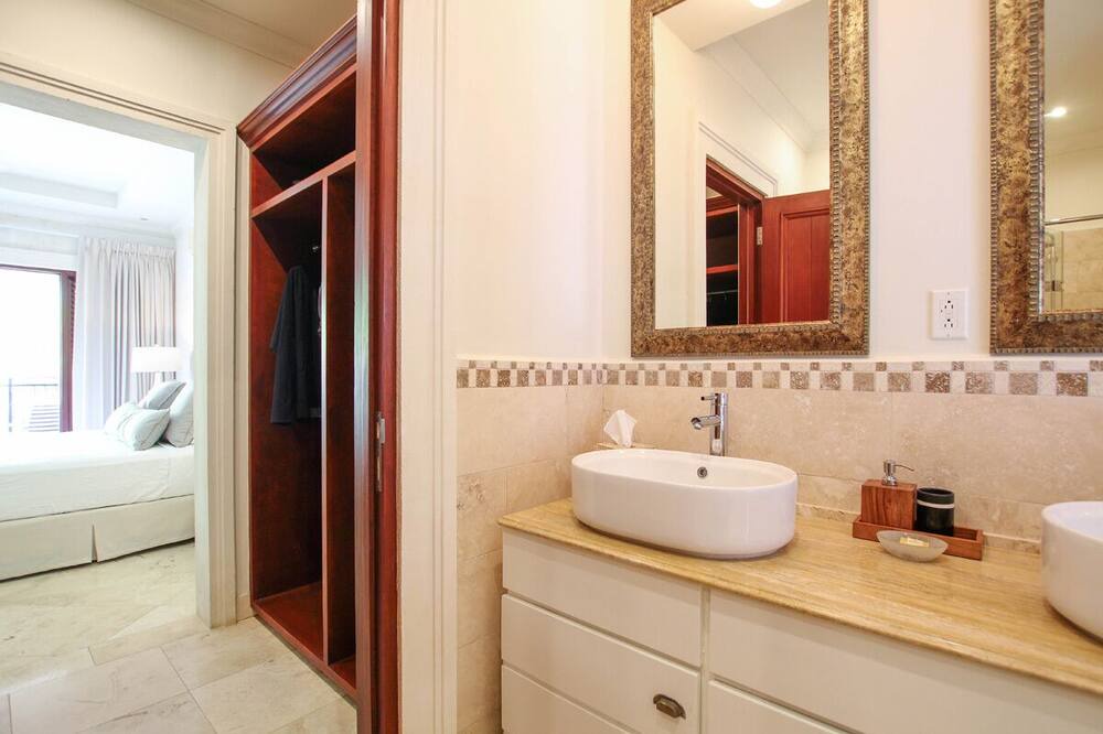 Photo of Bathroom in Gibbs Bay