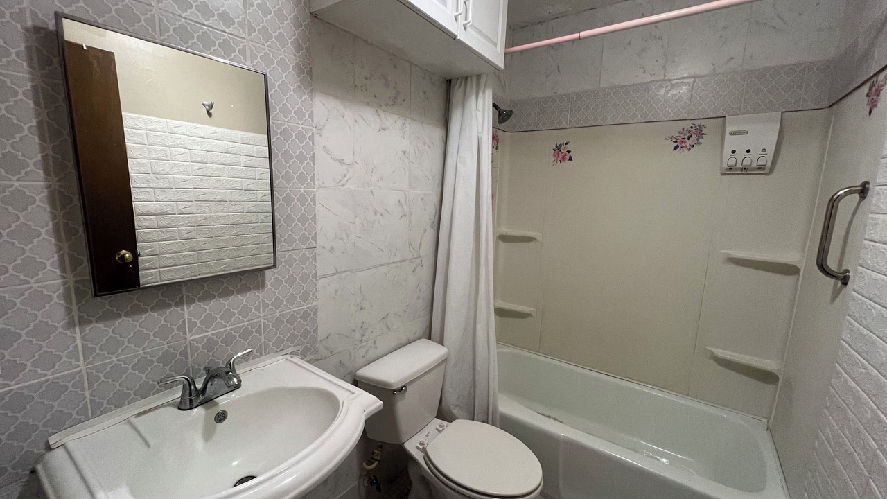 Photo of Bathroom in Kingsland