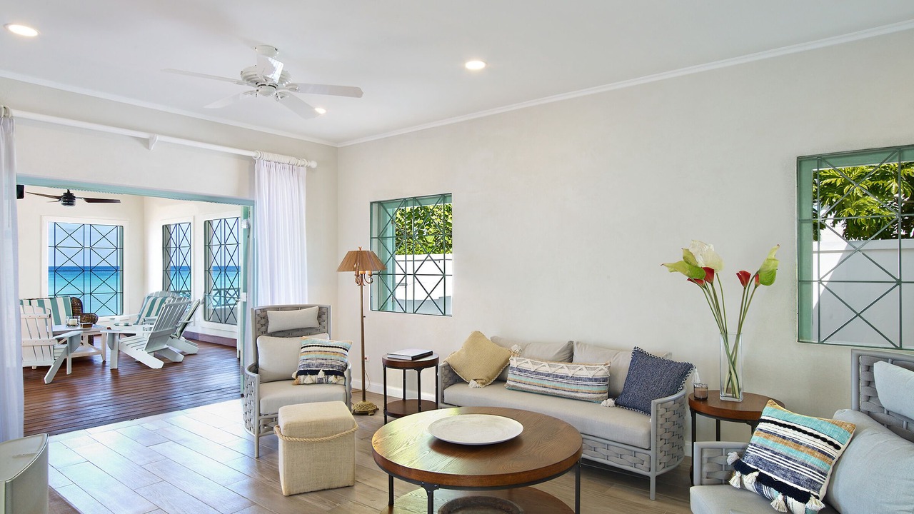Photo of Livingroom in Gibbs Bay