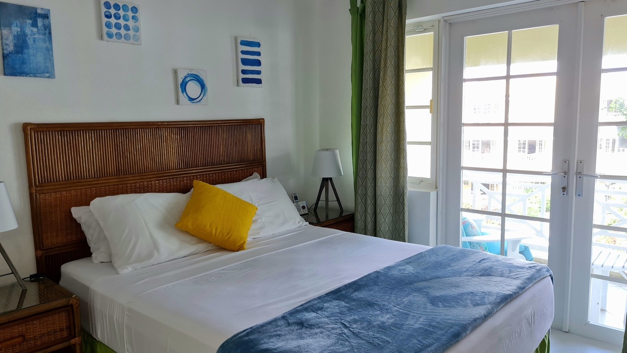 Photo of Bedroom in Marine Gardens