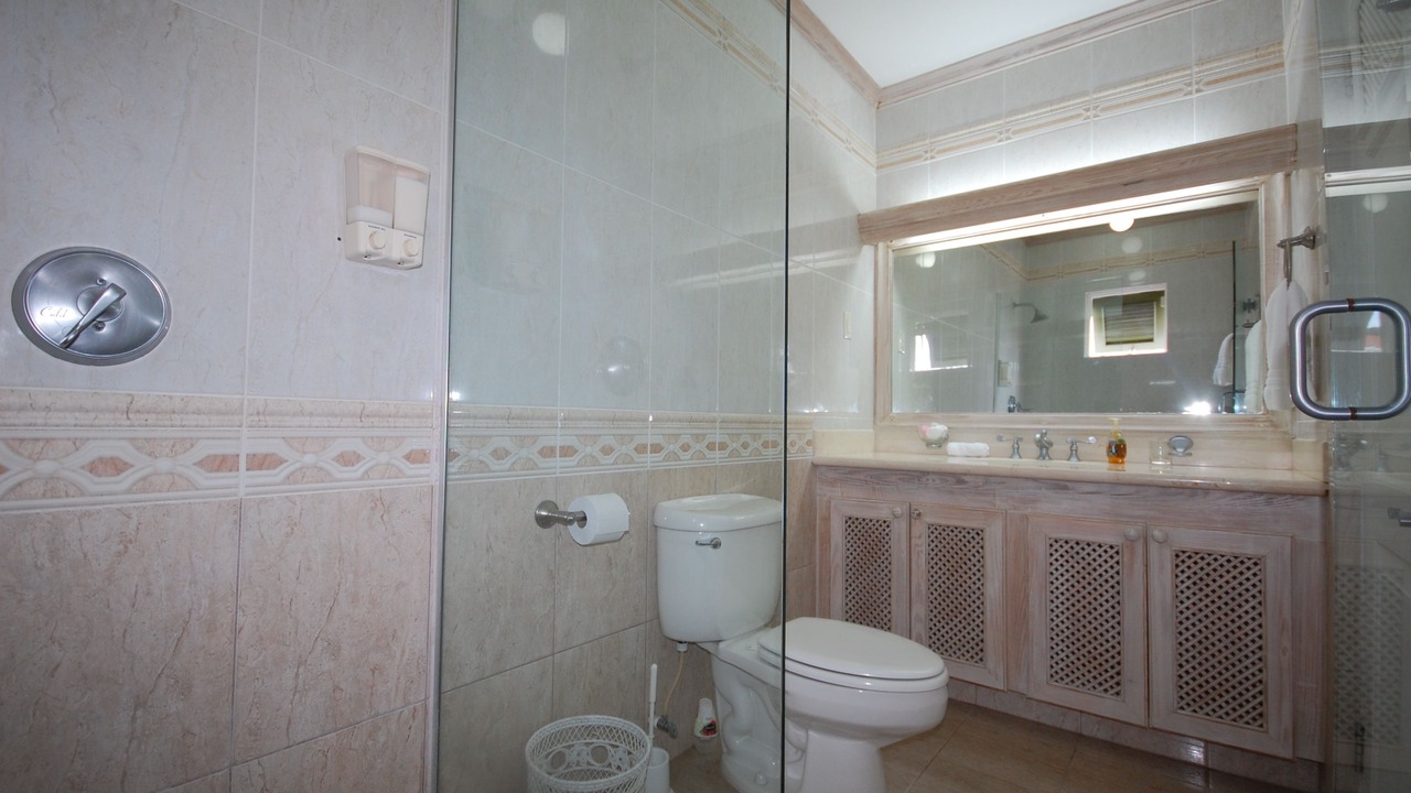 Photo of Bathroom in Porters