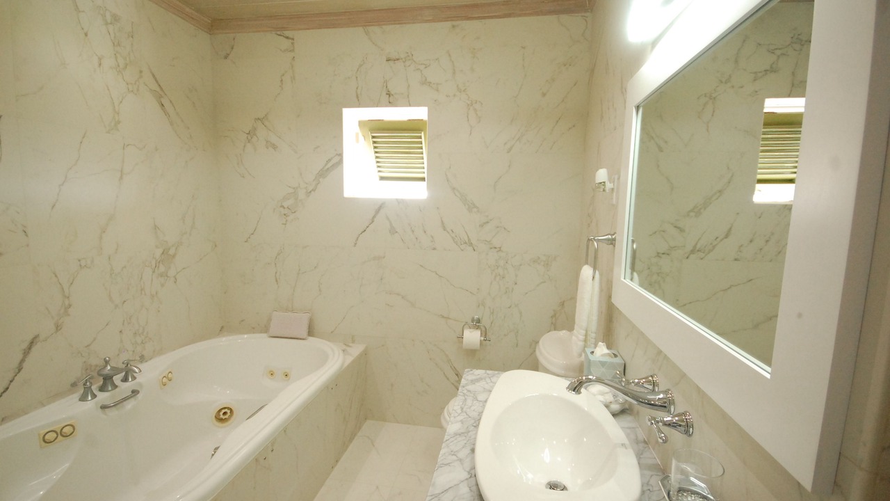 Photo of Bathroom in Porters