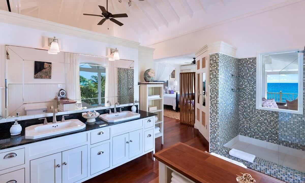 Photo of Bathroom in Green Garden
