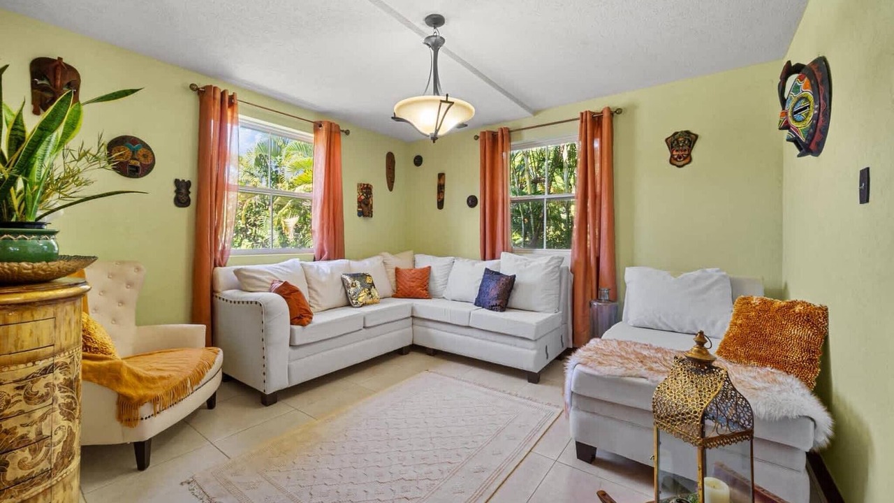 Photo of Livingroom in Maynards