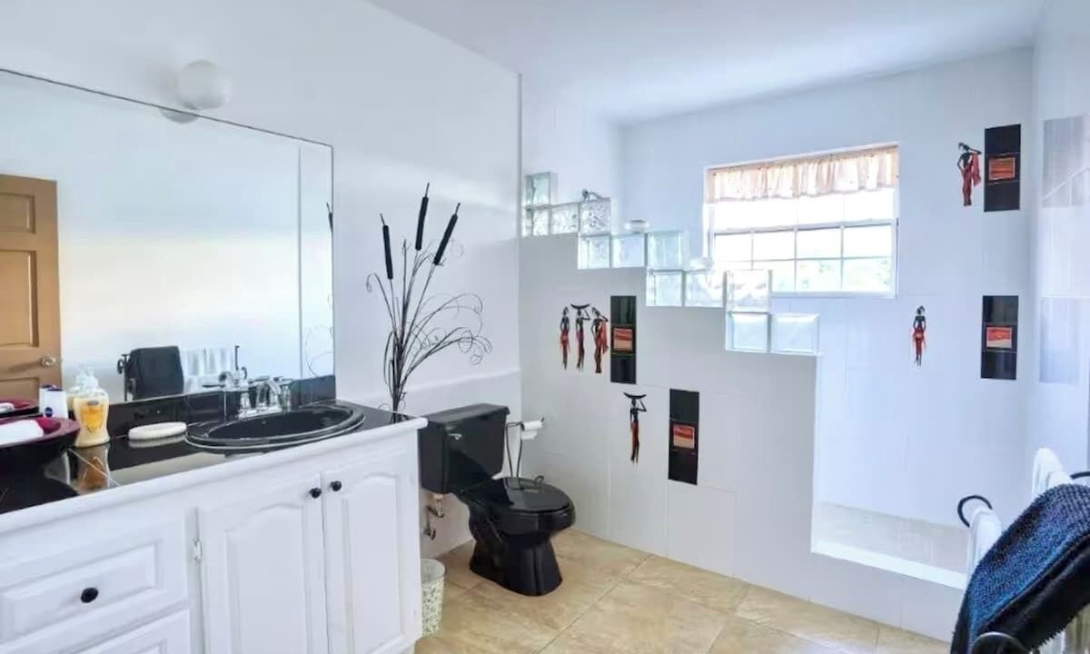 Photo of Bathroom in Atlantic Shores