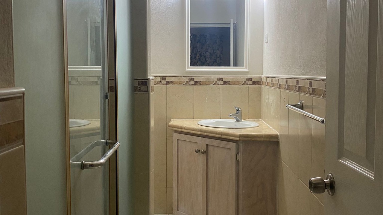 Photo of Bathroom in Callendar