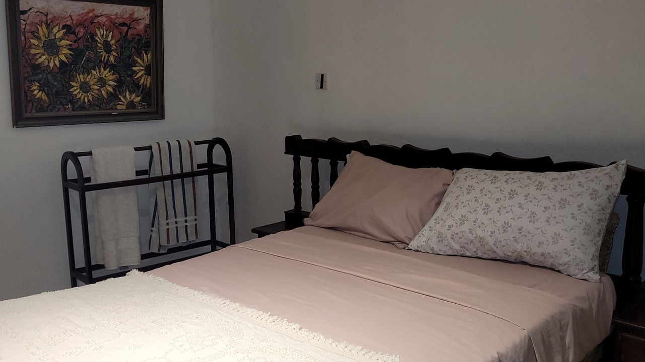 Photo of Bedroom in Graeme Hall Park