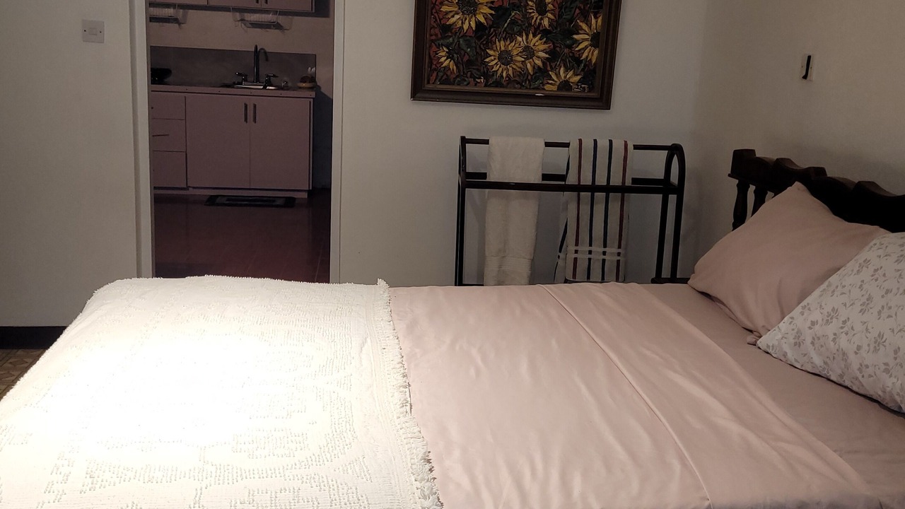 Photo of Bedroom in Graeme Hall Park