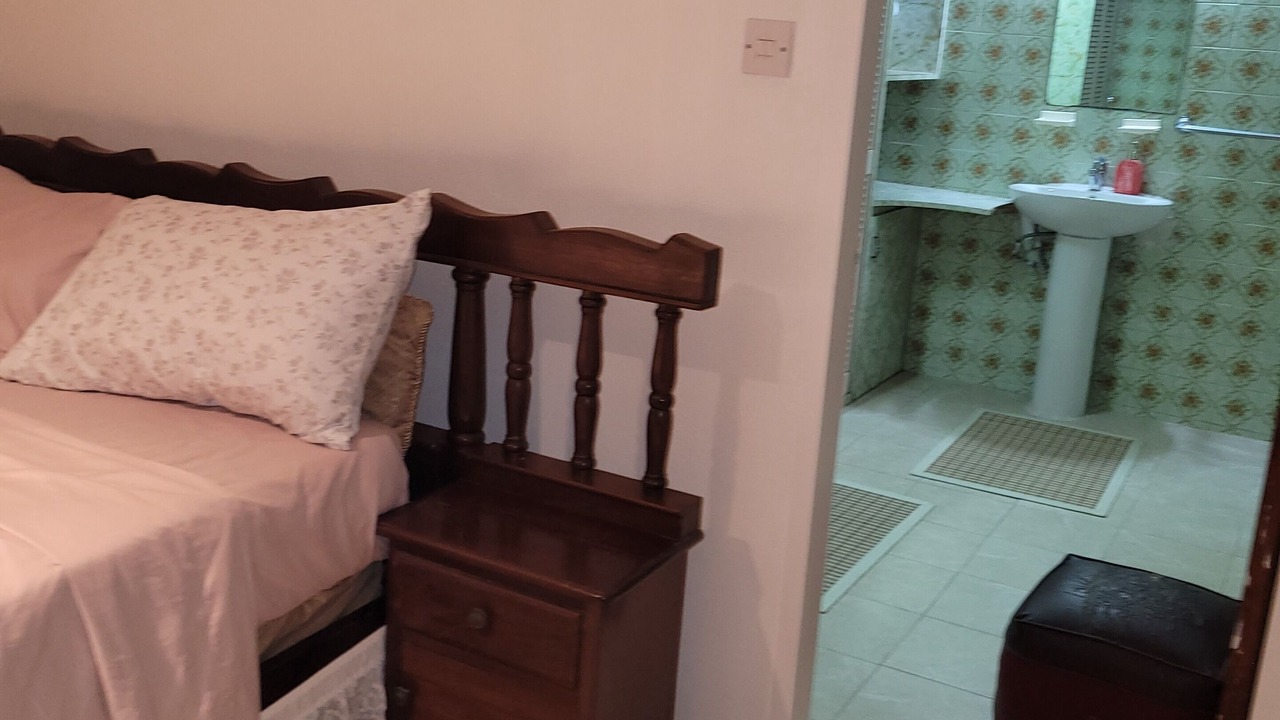 Photo of Bedroom in Graeme Hall Park