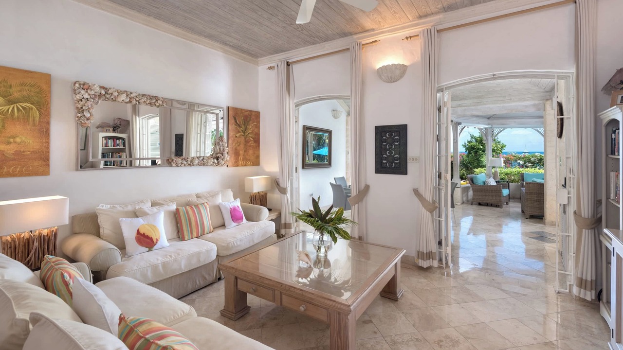 Photo of Livingroom in Gibbs Bay