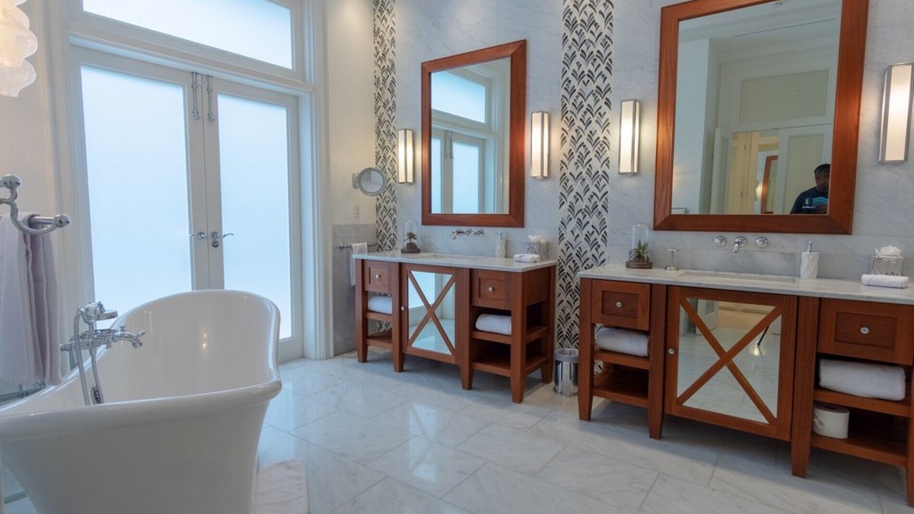 Photo of Bathroom in Halcyon Heights