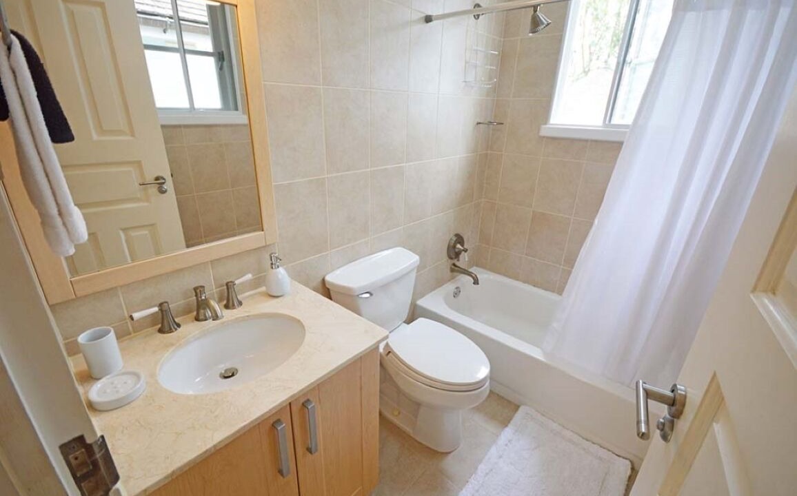 Photo of Bathroom in Sunset Crest