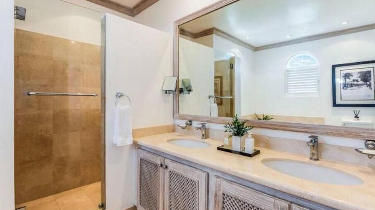 Photo of Bathroom in Lascelles