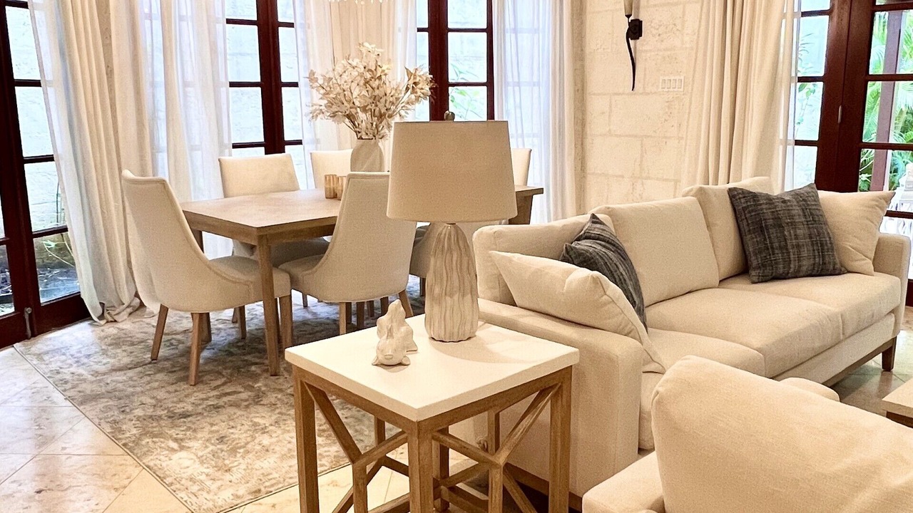 Photo of Livingroom in Gibbs Bay