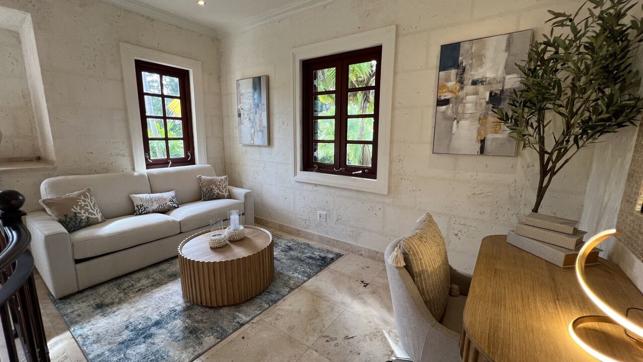 Photo of Livingroom in Gibbs Bay