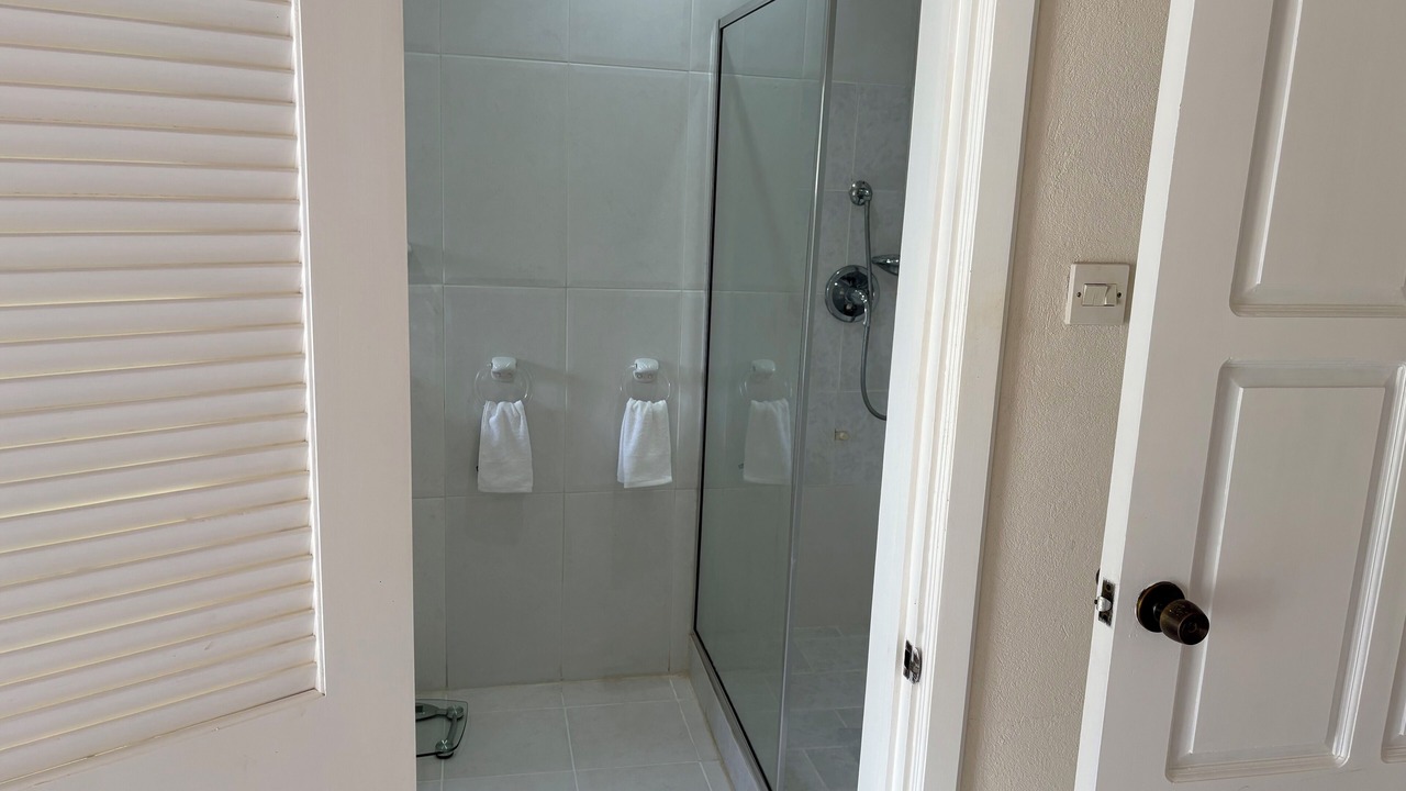 Photo of Bathroom in Porters