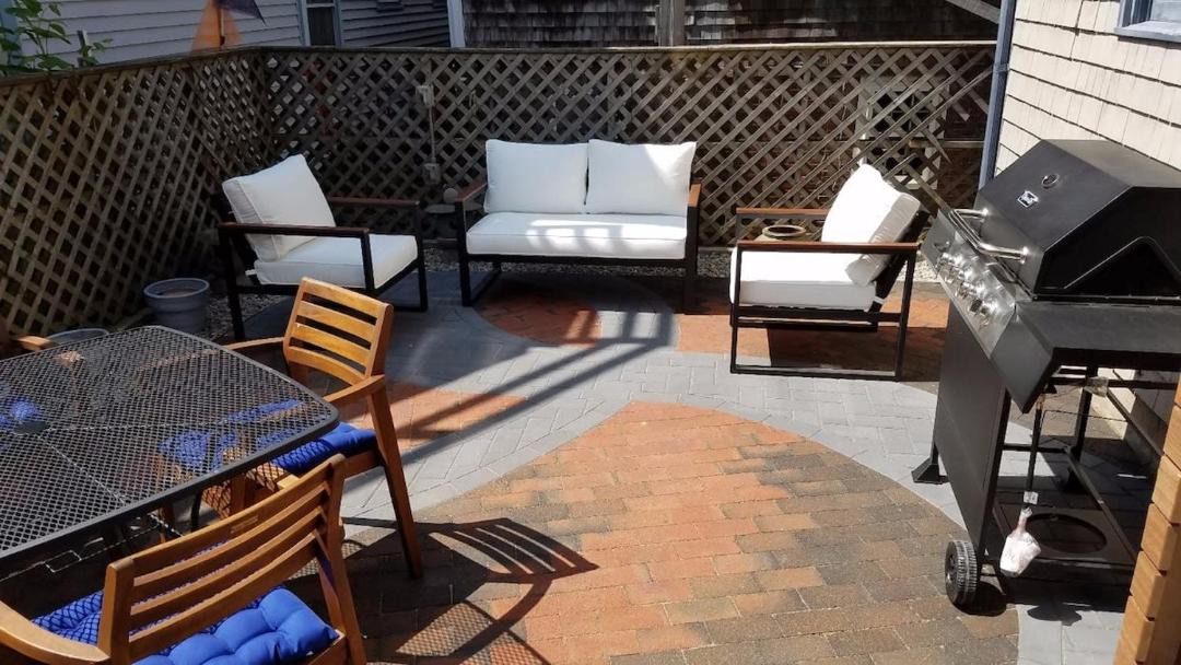 Photo of Patio Balcony in Commercial Street