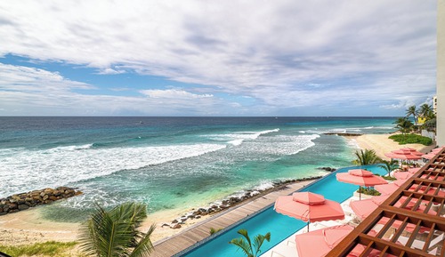 Premium Room, 1 King Bed, Pool View, Corner