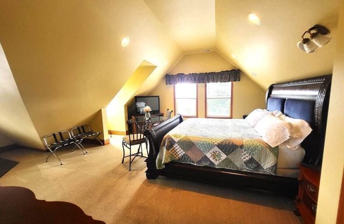 Lake Stevens Bed & Breakfast | The Mansion Inn