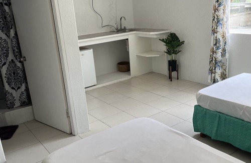Dover House | El Retreat Guest House