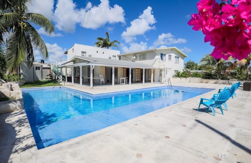 Dover House | El Retreat Guest House