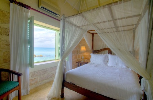 Clinketts Hotel | Little Good Harbour