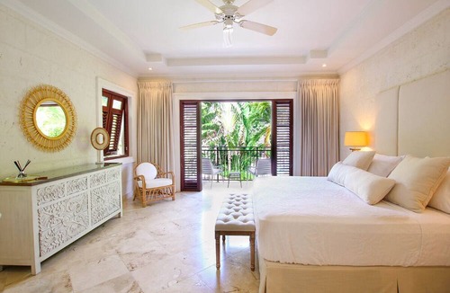 Gibbs Bay Villa | Stunning Private Tropical Retreat with Resort Pool - Claridges 1