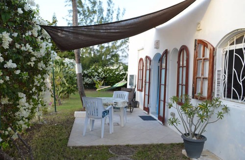 Silver Sands Hotel | Two Palms Apartment
