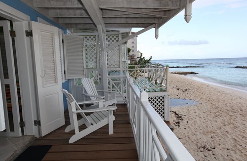Saint Matthias Apartment | Lower Swanage - 1 bedroom on the Beach.