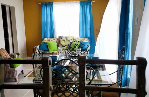 Atlantic Shores Apartment | Relaxing, Amazing beach, pool, Cheap cars, quiet area, surfers paradise 3