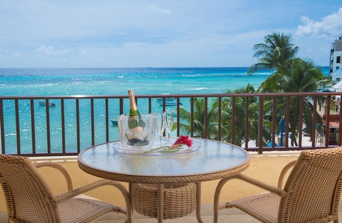 Saint Lawrence Condo | Yellow Bird Hotel