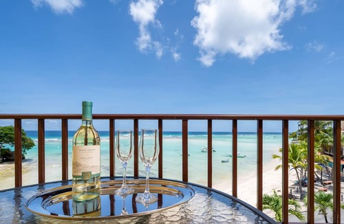 Saint Lawrence Condo | Yellow Bird Hotel