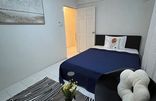 Below Rock Apartment | South Coast Vibes – Charming 2 Bedroom, 1 Bathroom Self-Contained Apartment