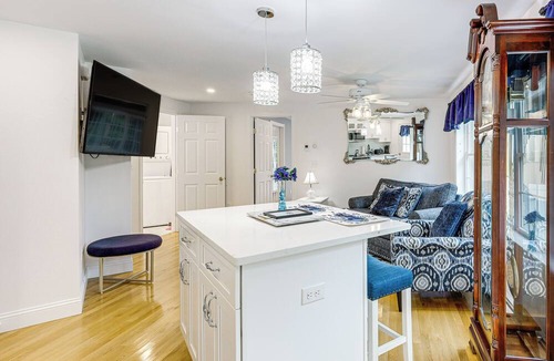 Kingston Apartment | Quiet Kingston Getaway - 3 Mi to Beaches!